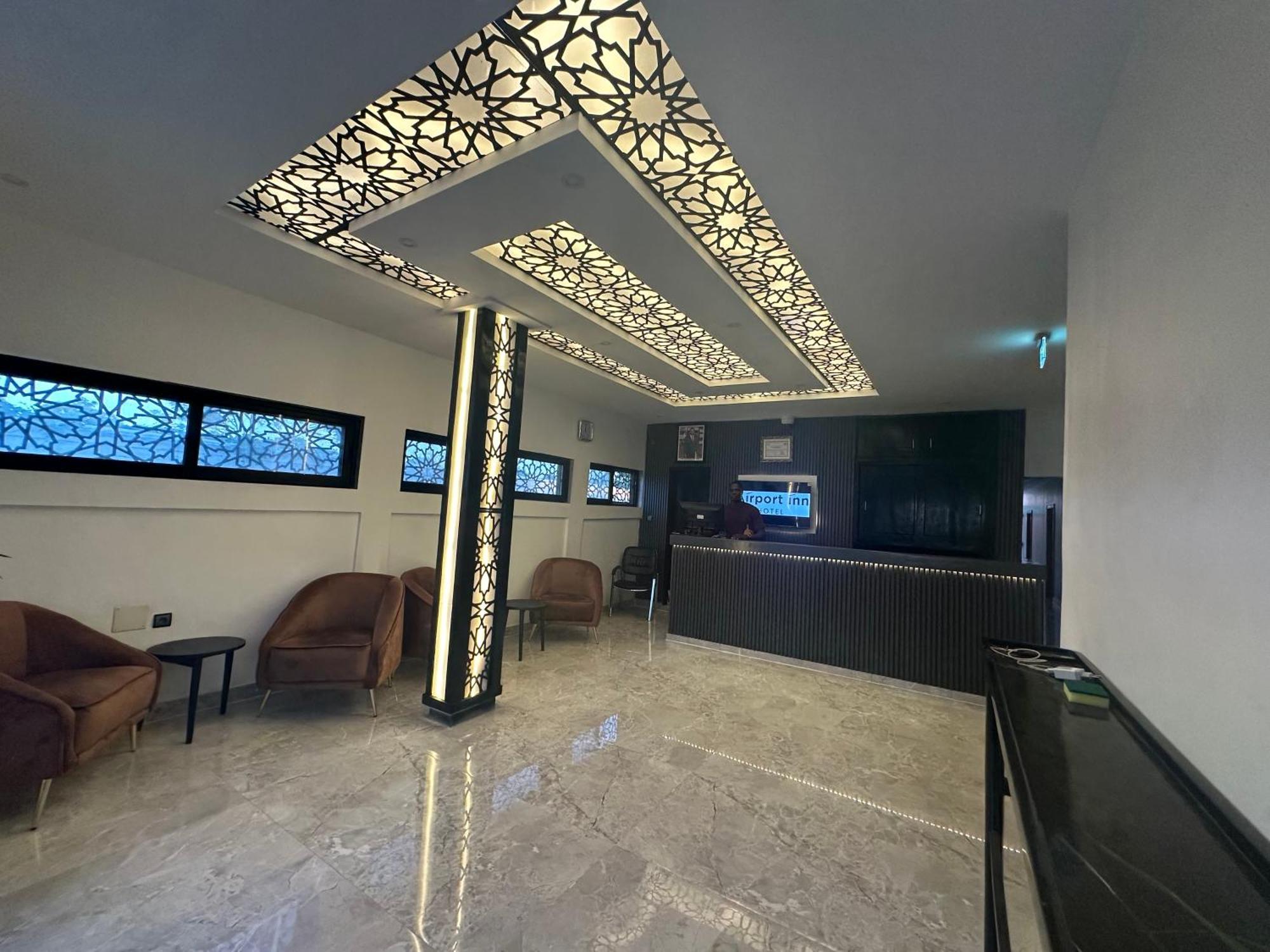 Airport Inn Hotel لومي المظهر الخارجي الصورة