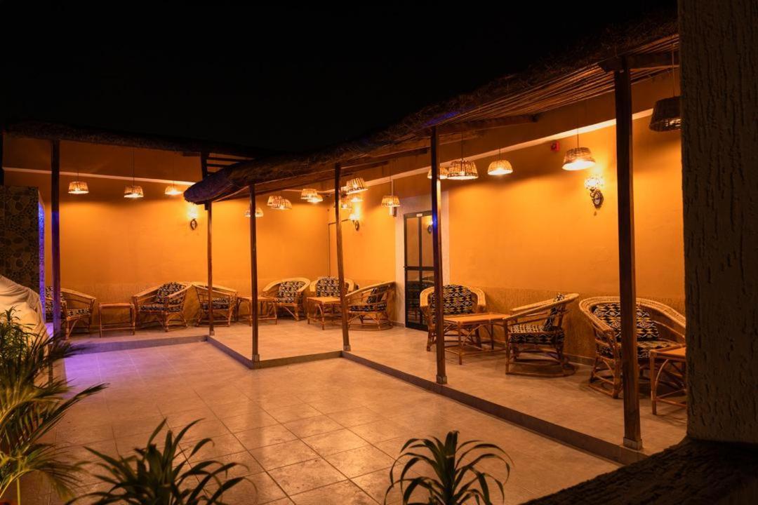 Airport Inn Hotel لومي المظهر الخارجي الصورة