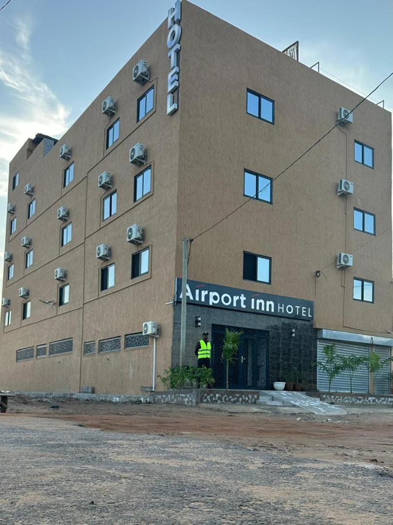 Airport Inn Hotel لومي المظهر الخارجي الصورة