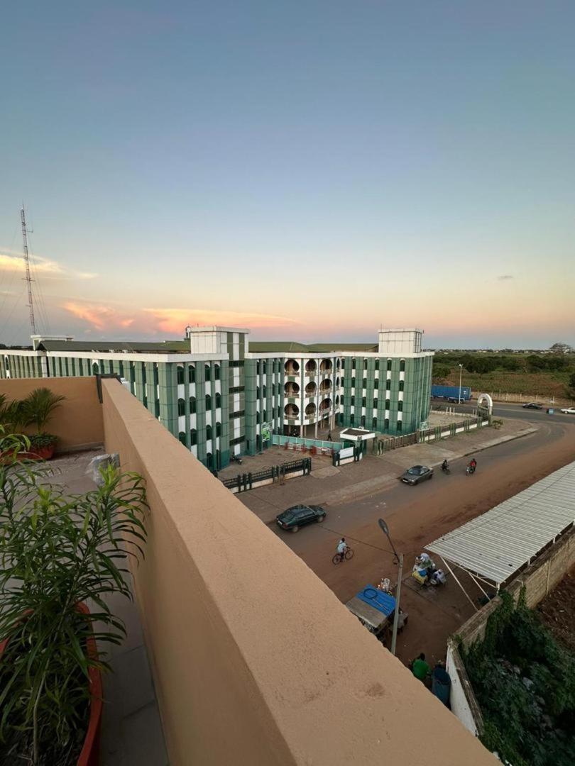 Airport Inn Hotel لومي المظهر الخارجي الصورة